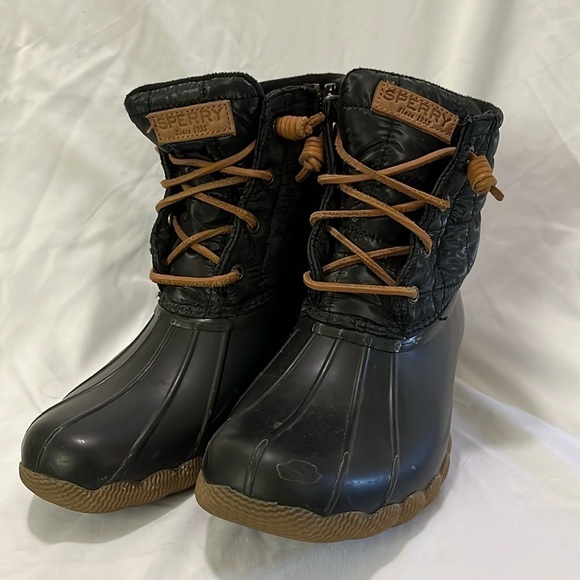 Sperry Shoes - Sperry women’s navy boots size 9